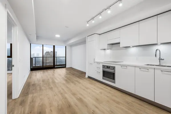 36 Brentcliffe RD #1310, Toronto C11, ON M4G 0E1