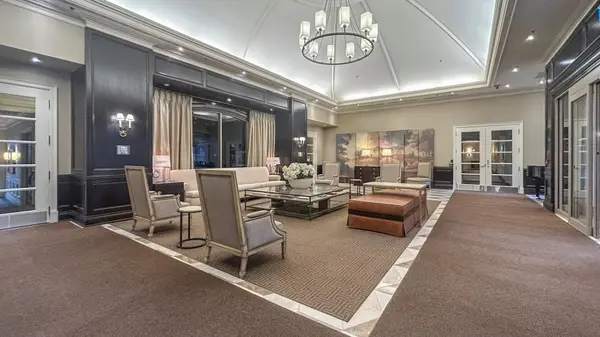 20 Burkebrook PL #322, Toronto C12, ON M4G 0A1