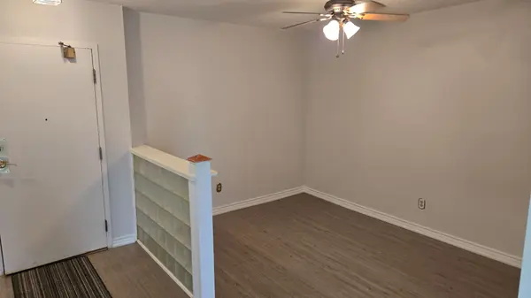 1880 Valley Farm RD #423, Pickering, ON L1V 6B3