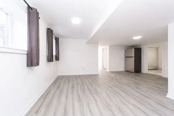 1412 Major Oaks RD #Lower, Pickering, ON L1X 2T2