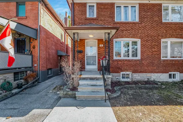 89 Highfield RD, Toronto E01, ON M4L 2T9