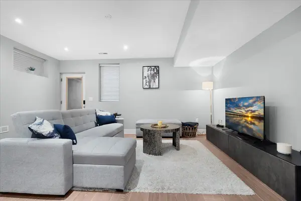 25A Mystic AVE, Toronto E06, ON M1L 4G8