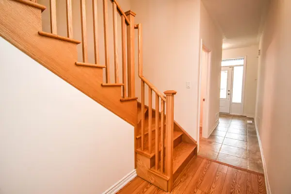 30 Valleybrook RD, Barrie, ON L9J 0L4