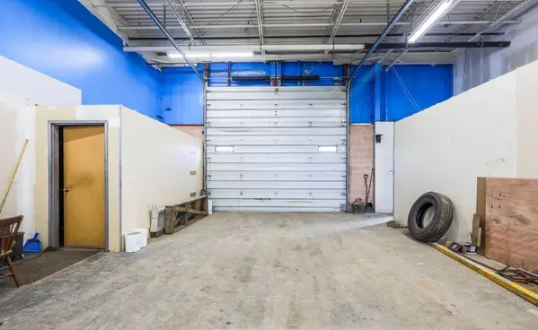 4 Industrial RD, Caledon, ON L7E 1K6