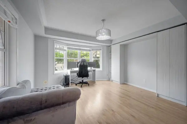 216 Magurn Gate, Milton, ON L9T 7B4