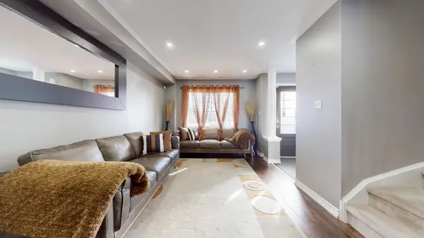 52 Tianalee CRES, Brampton, ON L7A 2X2