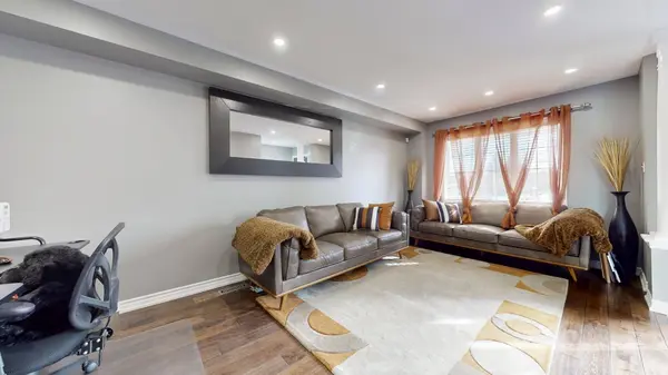 52 Tianalee CRES, Brampton, ON L7A 2X2