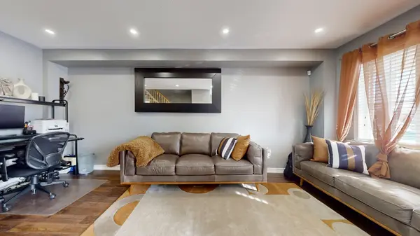 52 Tianalee CRES, Brampton, ON L7A 2X2