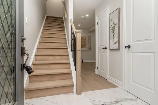 20 Hayden CT, Brampton, ON L6S 1Y3