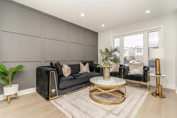 20 Hayden CT, Brampton, ON L6S 1Y3