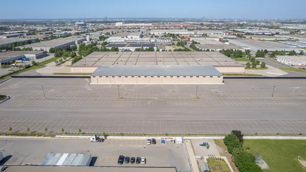 190 Summerlea RD, Brampton, ON L6T 4W4