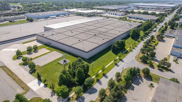 190 Summerlea RD, Brampton, ON L6T 4W4