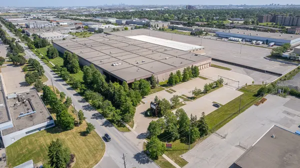 190 Summerlea RD #Opt 2, Brampton, ON L6T 4W4