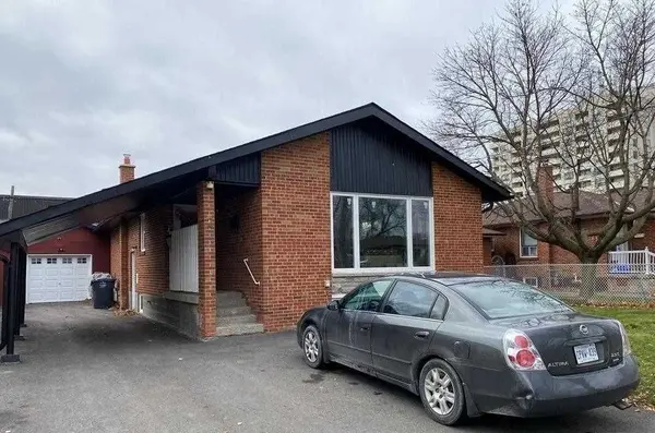 7 June AVE, Brampton, ON L6V 1W2