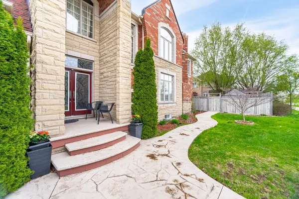 3401 Hideaway PL, Mississauga, ON L5M 0A7