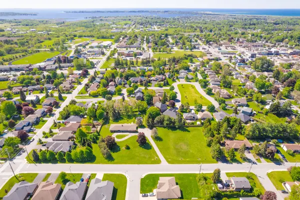 25 Singleton ST, Brighton, ON K0K 1H0