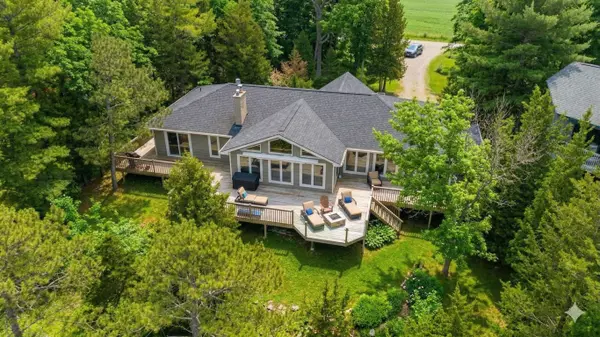 9856 Huron PL, Lambton Shores, ON N0M 1T0