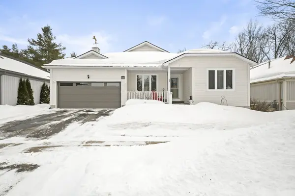111 Pineridge Gate, Gravenhurst, ON P1P 1Z2