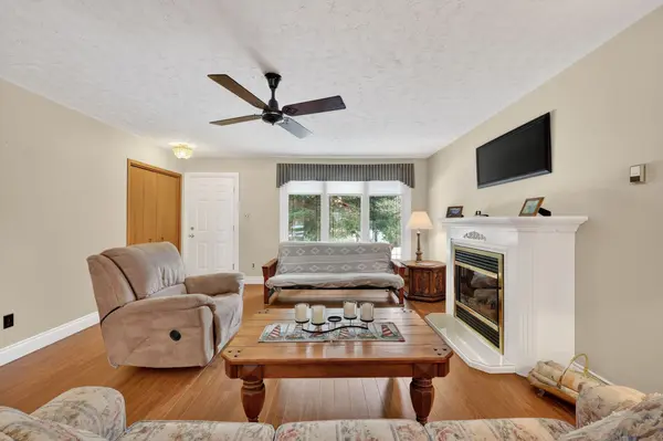 21 Treewood LN, Kawartha Lakes, ON K0M 2B0