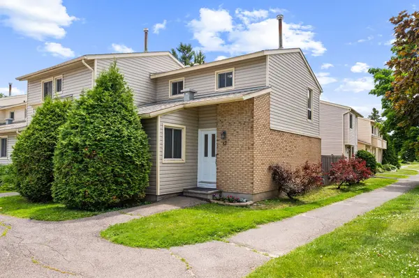 57 Malvern DR, Barrhaven, ON K2J 1M8