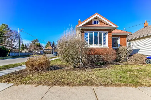 69 Linwood ST, London East, ON N5Y 1W3