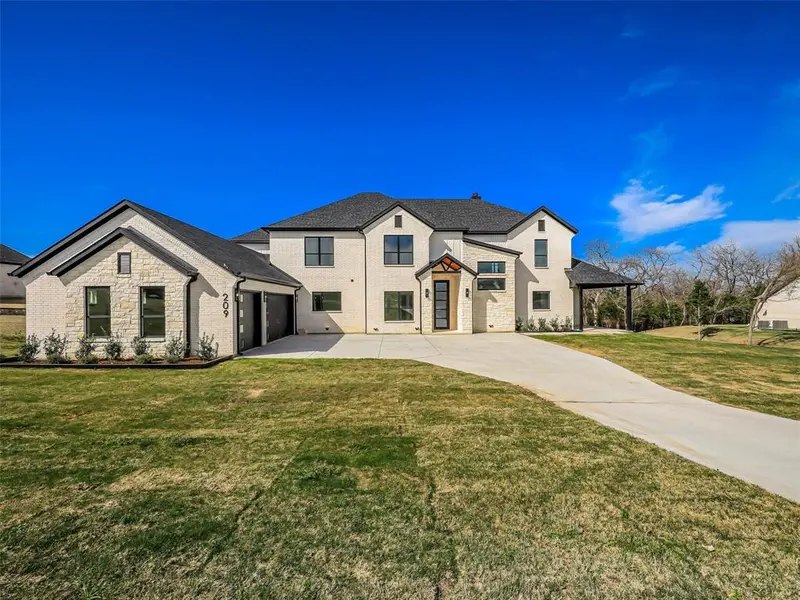 209 Avery Lane, Gunter, TX 75058