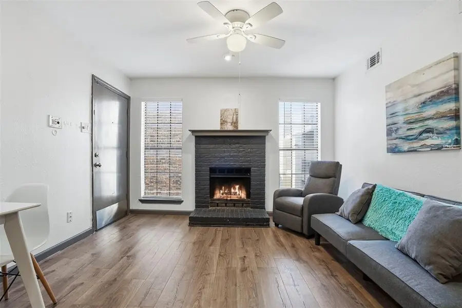 9520 Royal Lane #207, Dallas, TX 75243