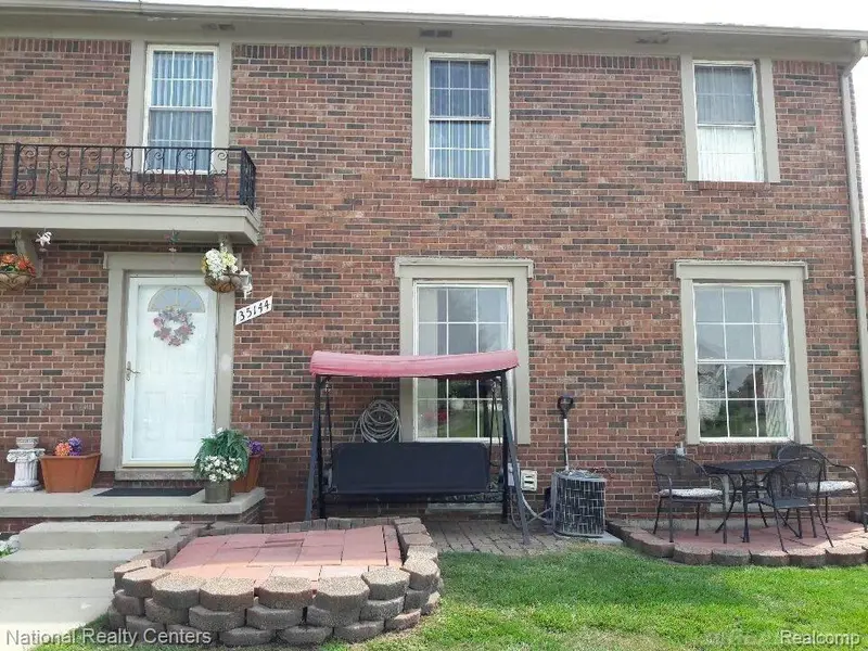 35144 TERRYBROOK DR, Sterling Heights, MI 48312
