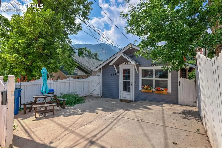 529 Canon AVE, Manitou Springs, CO 80829