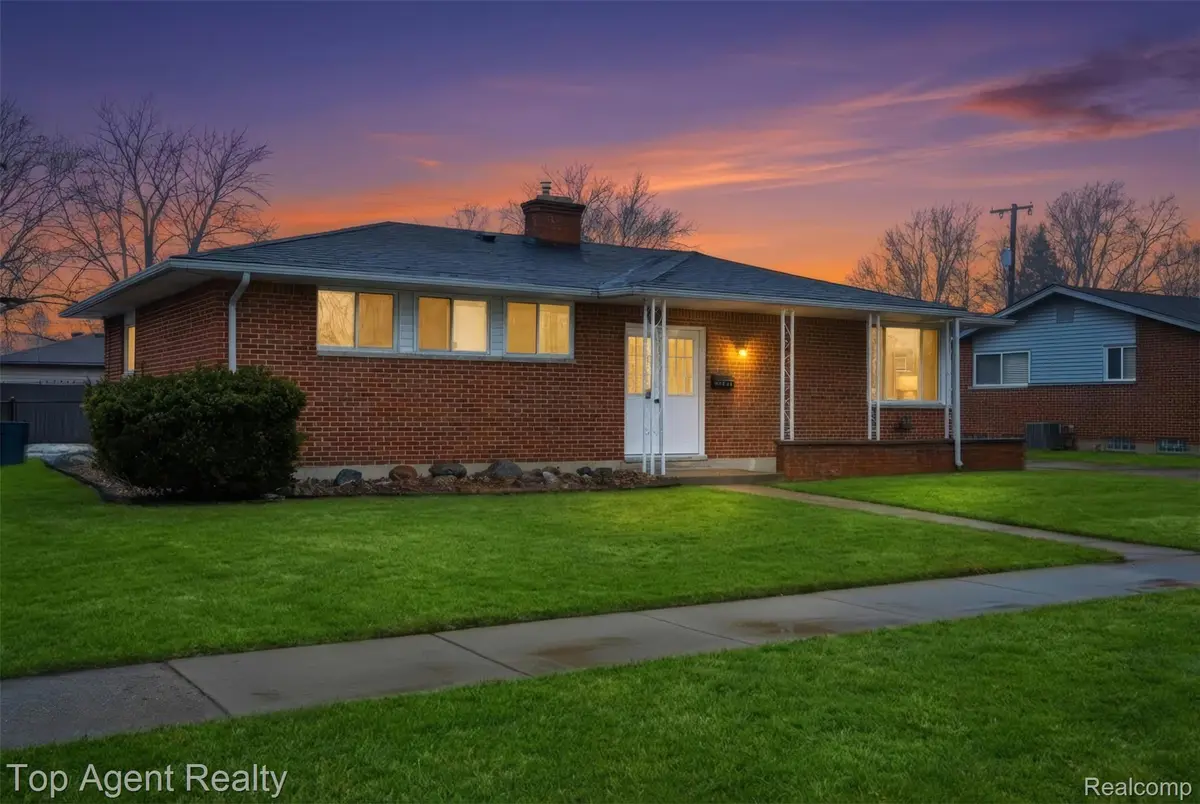 36403 Woodingham ST, Clinton Charter Township, MI 48035