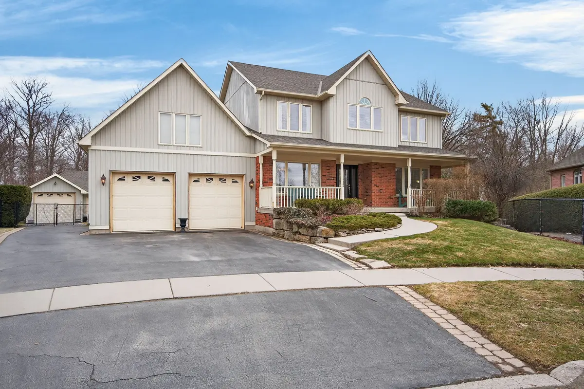 136 Grindstone WAY, Hamilton, ON L9H 7B8