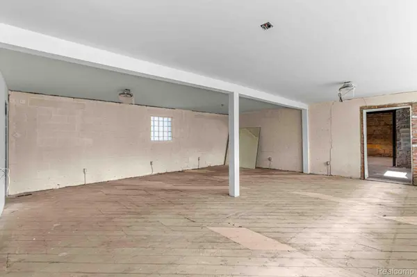 1015 E State Fair, Highland Park, MI 48203