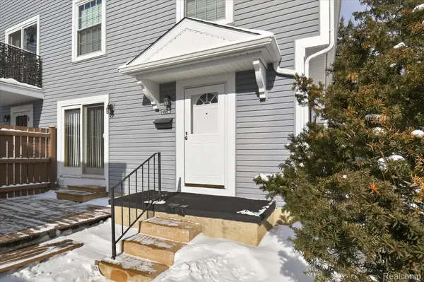 2736 Glenbridge CT, Ann Arbor, MI 48104