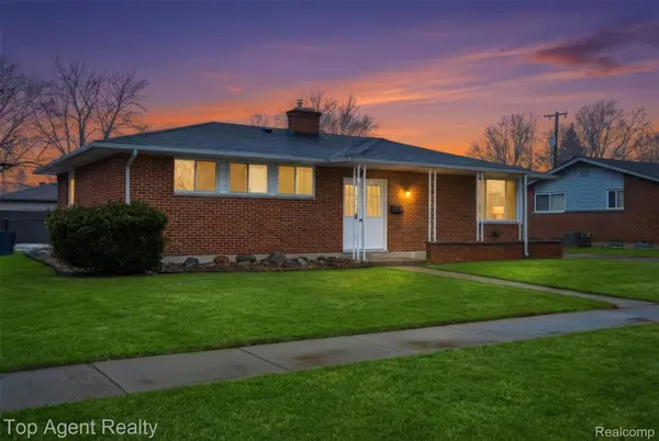 36403 Woodingham ST, Clinton Charter Township, MI 48035