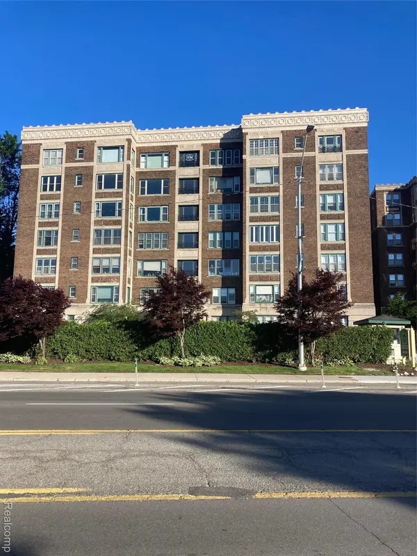 8120 E Jefferson #7H, Detroit, MI 48214