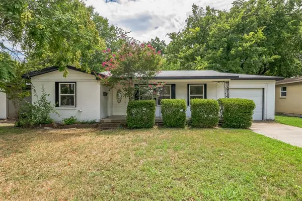 5605 Dennis Avenue, Fort Worth, TX 76114