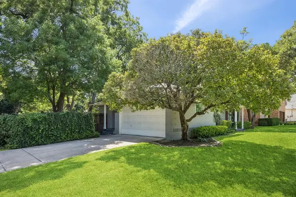 6742 Williamson Road, Dallas, TX 75214