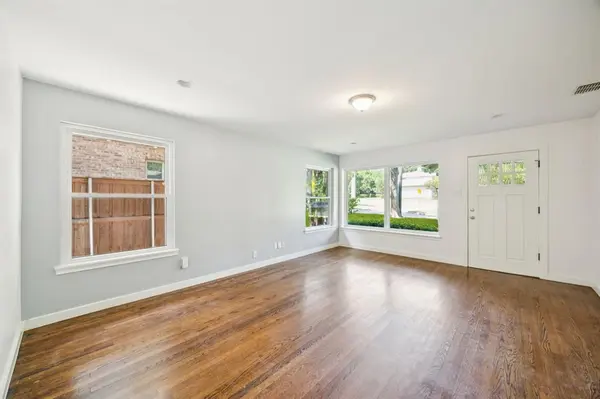 6742 Williamson Road, Dallas, TX 75214