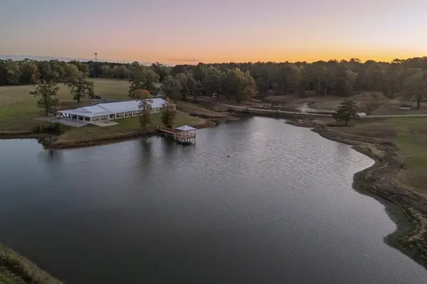 401 Leather Shop Road, Karnack, TX 75661