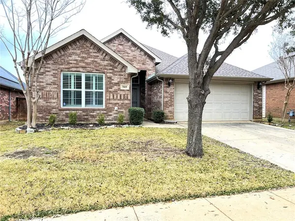 505 Maverick Drive, Lake Dallas, TX 75065
