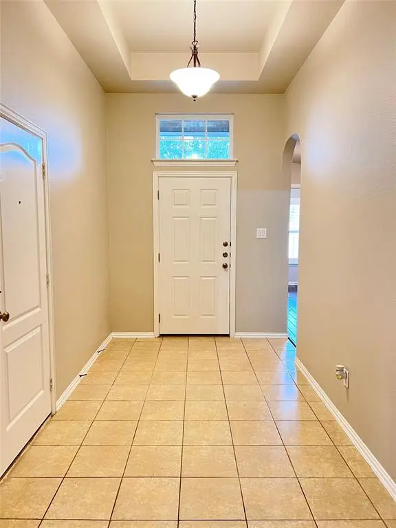 505 Maverick Drive, Lake Dallas, TX 75065