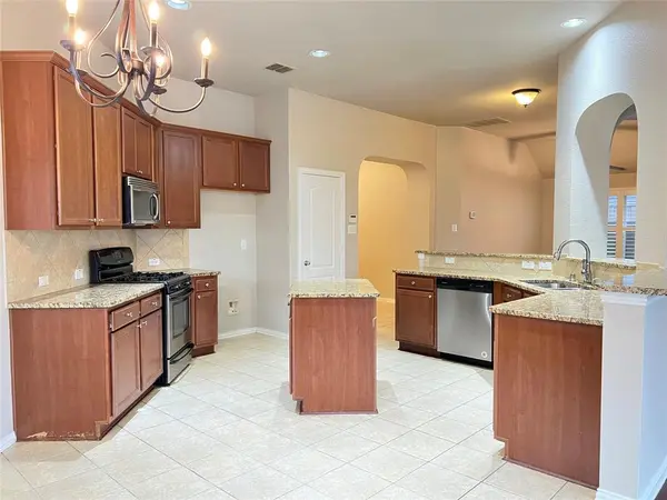 505 Maverick Drive, Lake Dallas, TX 75065