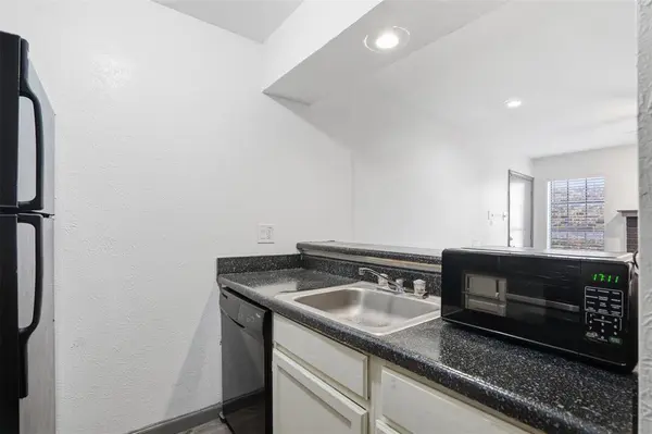 9520 Royal Lane #207, Dallas, TX 75243