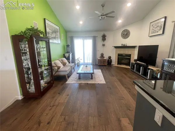 1450 Gumwood DR, Colorado Springs, CO 80906