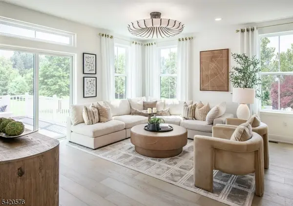 3 Blackmoor Ln, Randolph Twp., NJ 07869