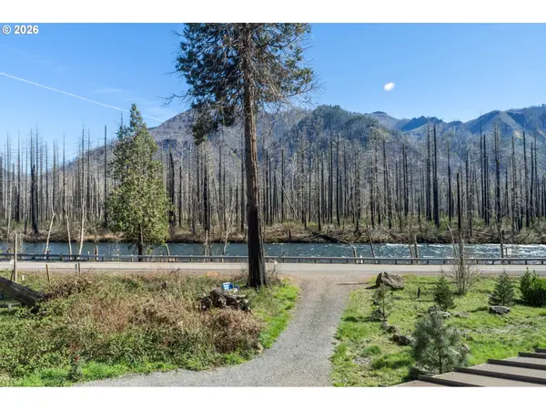 52633 MCKENZIE HWY, Blue River, OR 97413