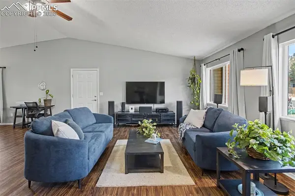 5250 Mule Deer DR, Colorado Springs, CO 80919