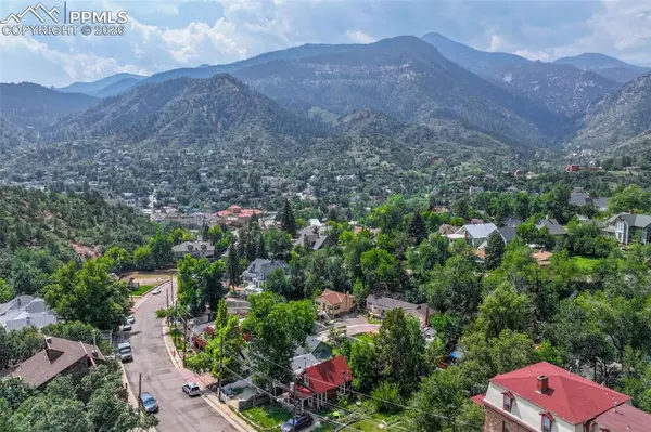 529 Canon AVE, Manitou Springs, CO 80829