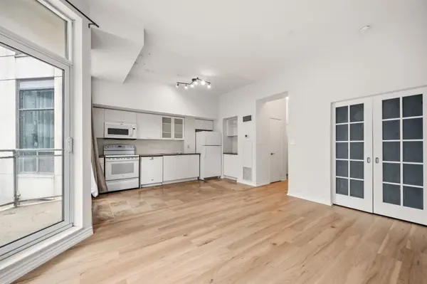 410 Queens Quay W #312, Toronto C01, ON M5V 3T1