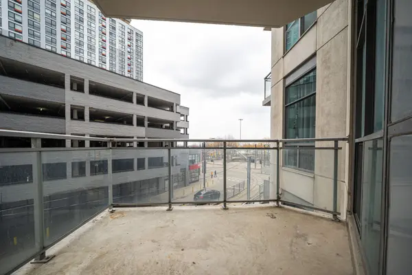 410 Queens Quay W #312, Toronto C01, ON M5V 3T1